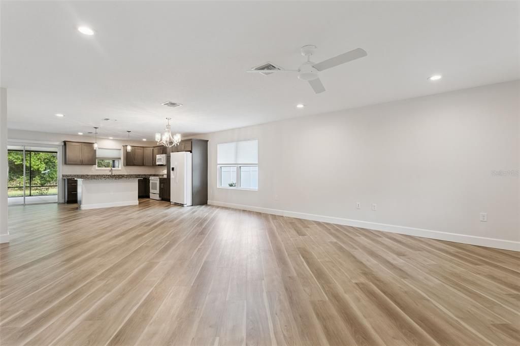 En Venta: $354,900 (3 camas, 2 baños, 1641 Pies cuadrados)