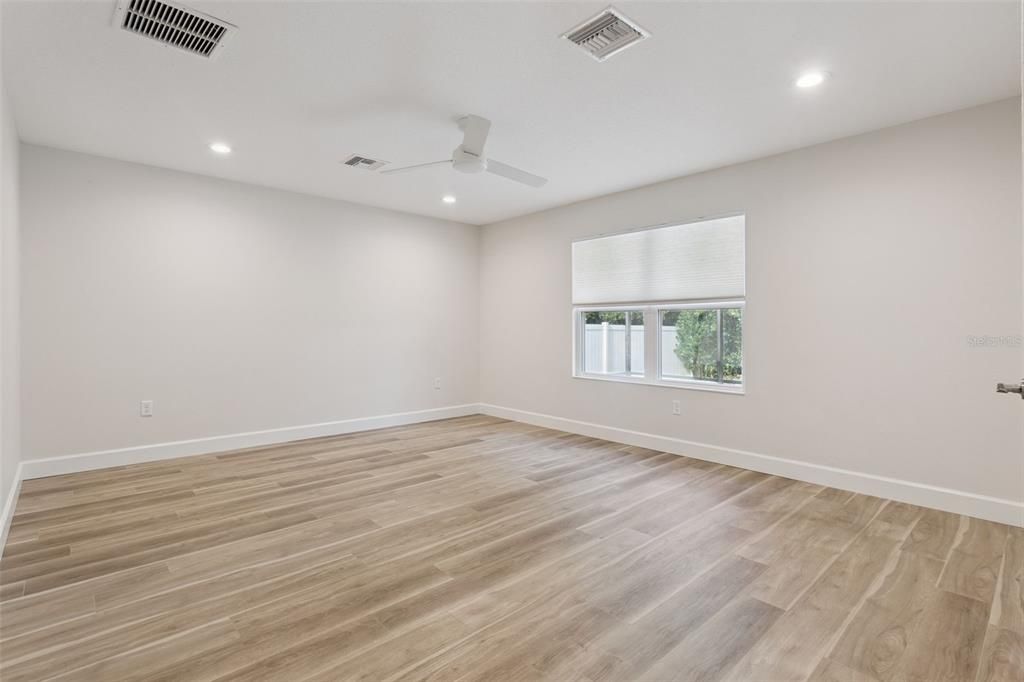 En Venta: $354,900 (3 camas, 2 baños, 1641 Pies cuadrados)