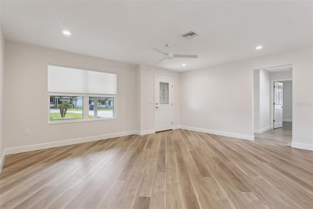 En Venta: $354,900 (3 camas, 2 baños, 1641 Pies cuadrados)