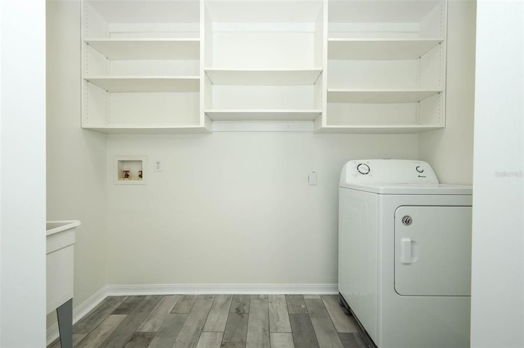 En Venta: $499,999 (5 camas, 2 baños, 3148 Pies cuadrados)