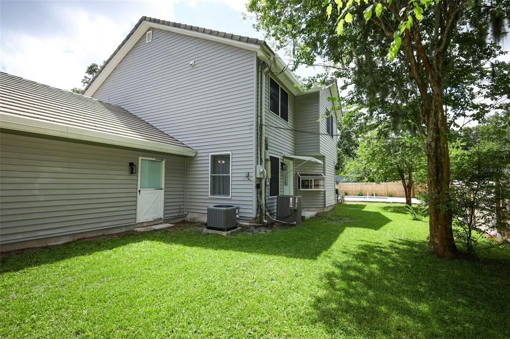 En Venta: $499,999 (5 camas, 2 baños, 3148 Pies cuadrados)