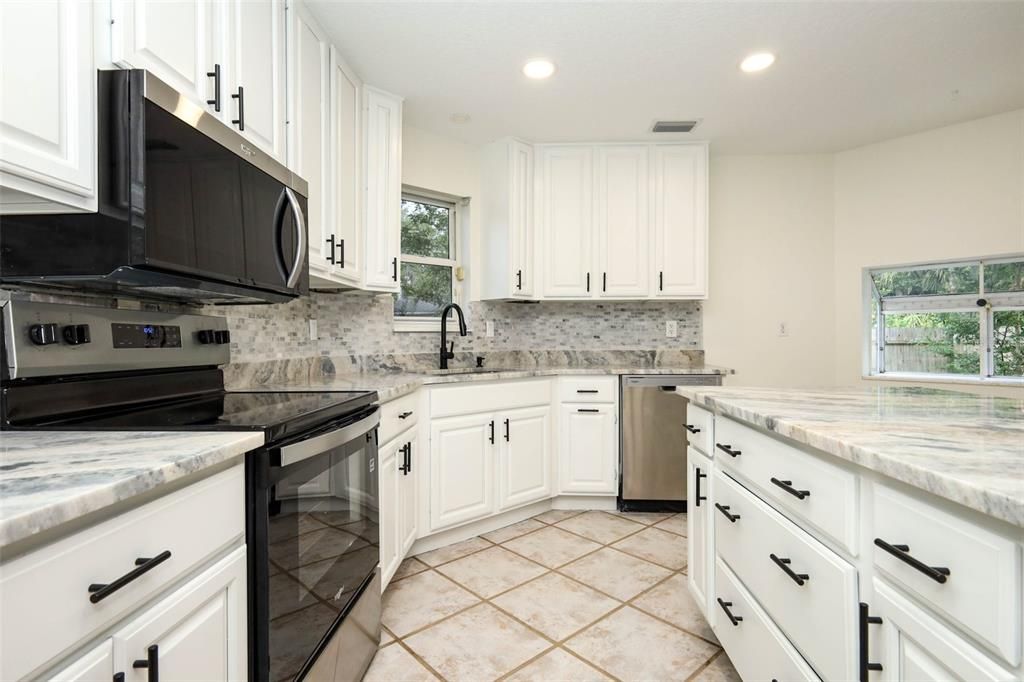 En Venta: $499,999 (5 camas, 2 baños, 3148 Pies cuadrados)