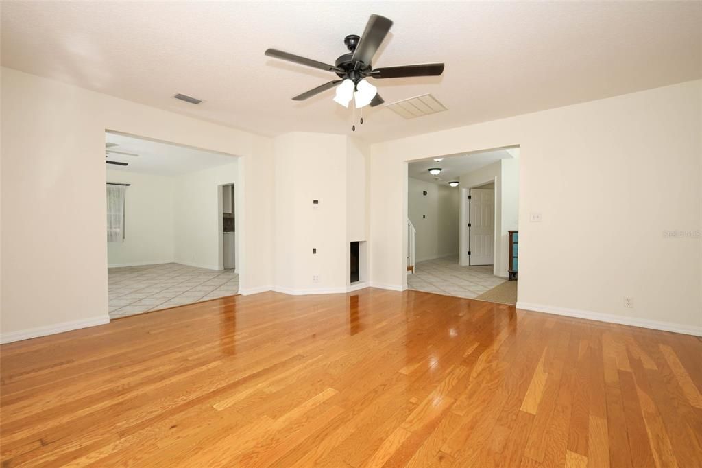 En Venta: $499,999 (5 camas, 2 baños, 3148 Pies cuadrados)