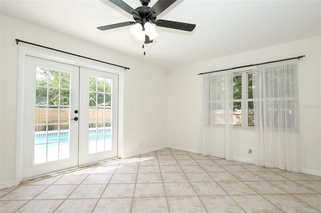 En Venta: $499,999 (5 camas, 2 baños, 3148 Pies cuadrados)