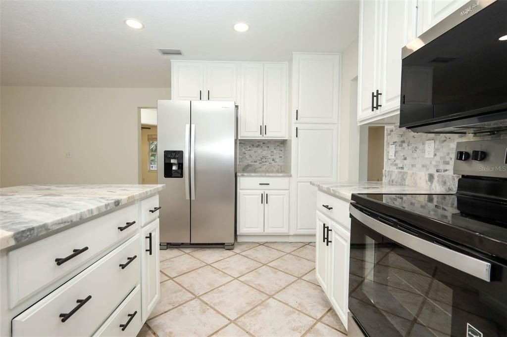 En Venta: $499,999 (5 camas, 2 baños, 3148 Pies cuadrados)