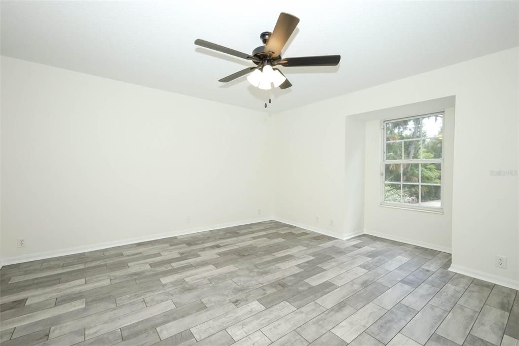 En Venta: $499,999 (5 camas, 2 baños, 3148 Pies cuadrados)