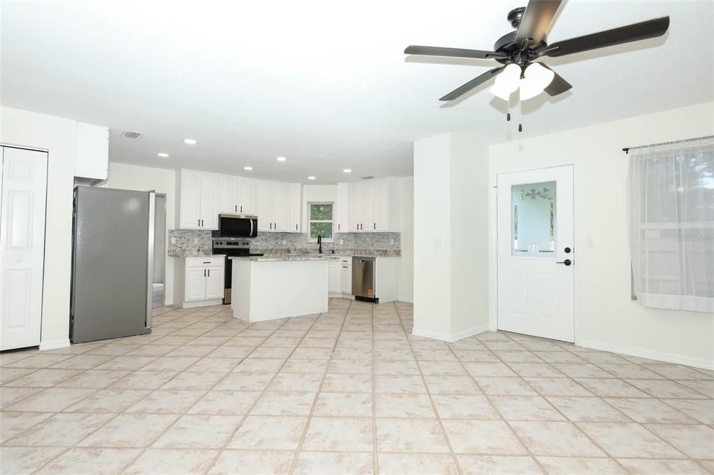 En Venta: $499,999 (5 camas, 2 baños, 3148 Pies cuadrados)