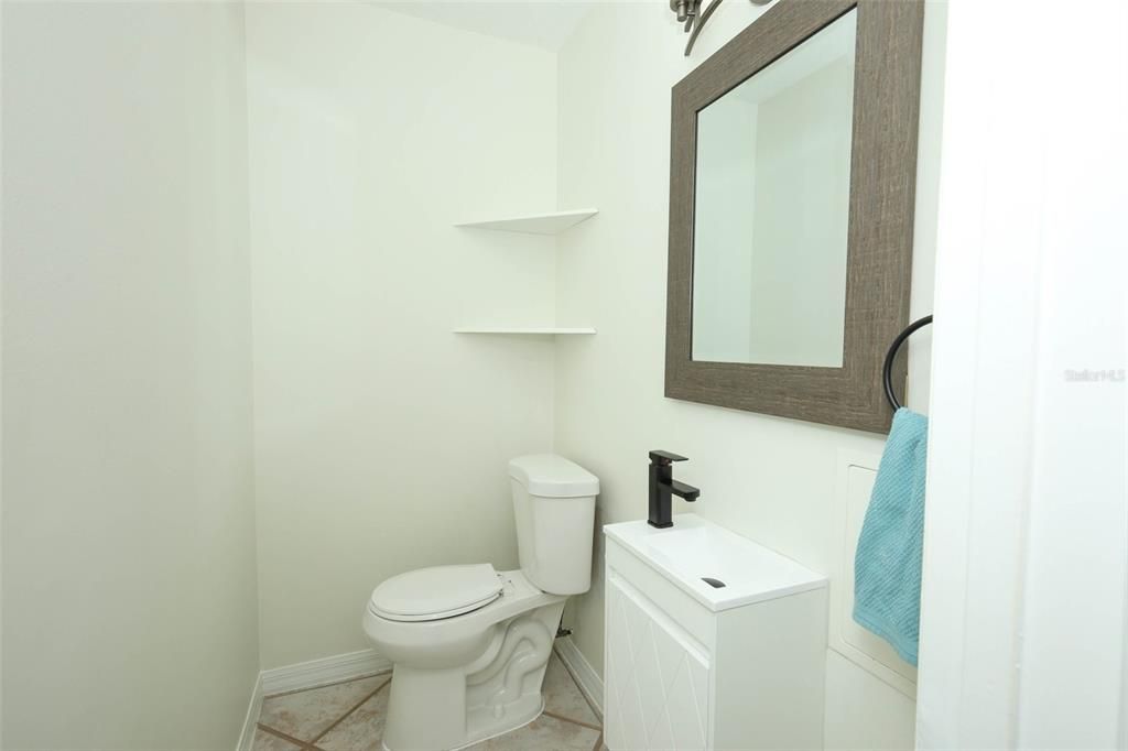 En Venta: $499,999 (5 camas, 2 baños, 3148 Pies cuadrados)