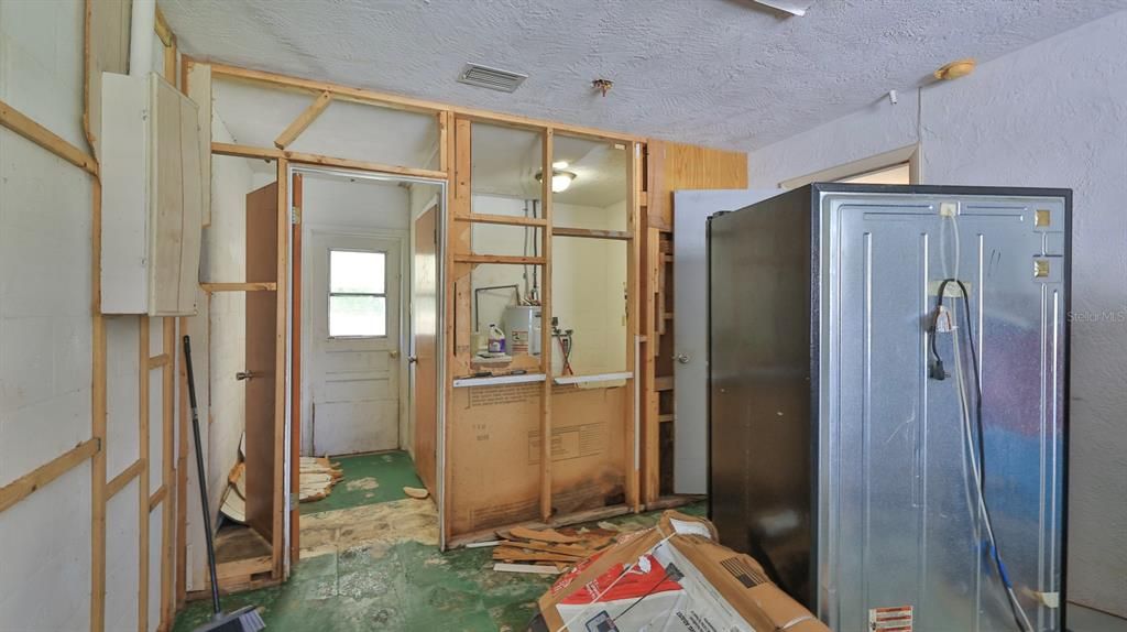 На продажу: $180,000 (2 спален, 2 ванн, 1200 Квадратных фут)