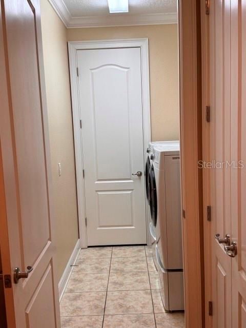 For Rent: $3,700 (3 beds, 2 baths, 2421 Square Feet)