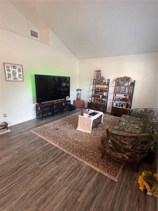 En Venta: $209,900 (3 camas, 2 baños, 1079 Pies cuadrados)