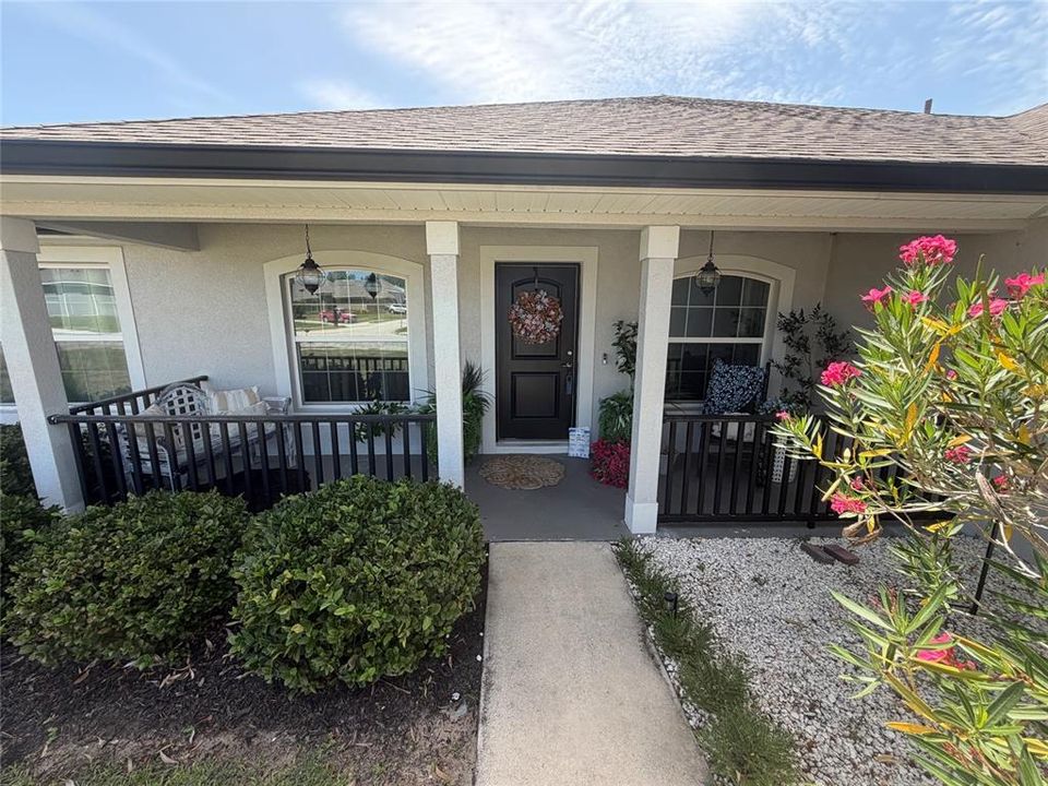 For Sale: $349,900 (3 beds, 2 baths, 2035 Square Feet)