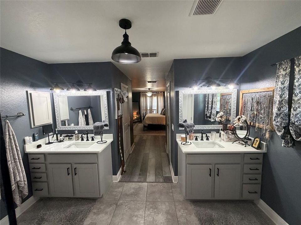 For Sale: $349,900 (3 beds, 2 baths, 2035 Square Feet)