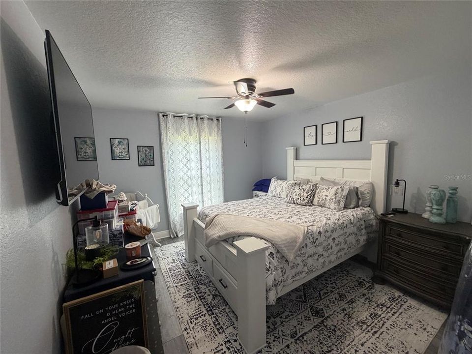 For Sale: $349,900 (3 beds, 2 baths, 2035 Square Feet)