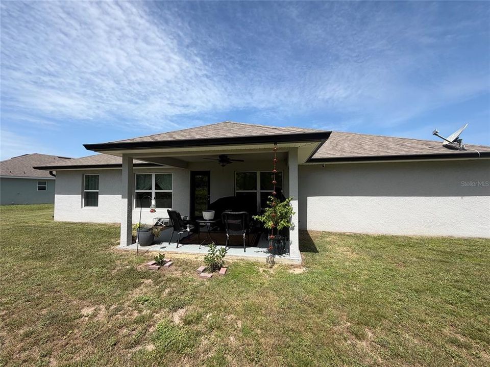 For Sale: $349,900 (3 beds, 2 baths, 2035 Square Feet)