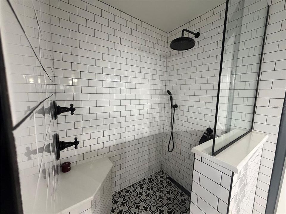 For Sale: $349,900 (3 beds, 2 baths, 2035 Square Feet)
