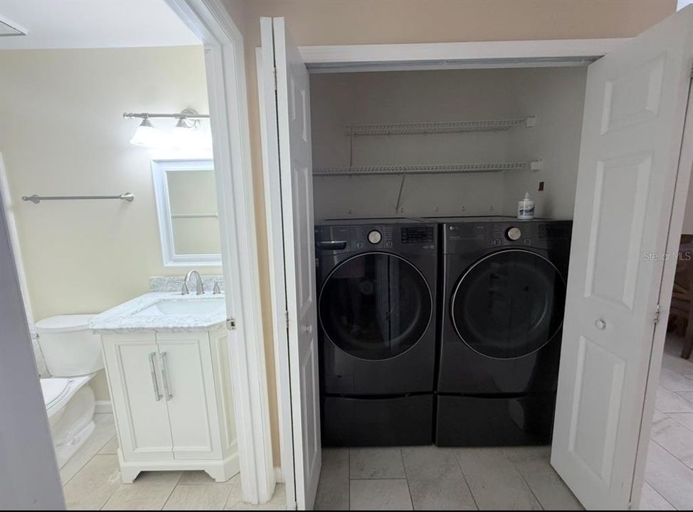 На продажу: $138,000 (2 спален, 2 ванн, 1073 Квадратных фут)