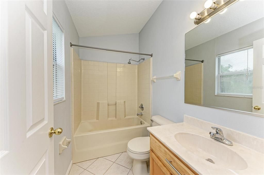 For Rent: $2,250 (3 beds, 2 baths, 1276 Square Feet)