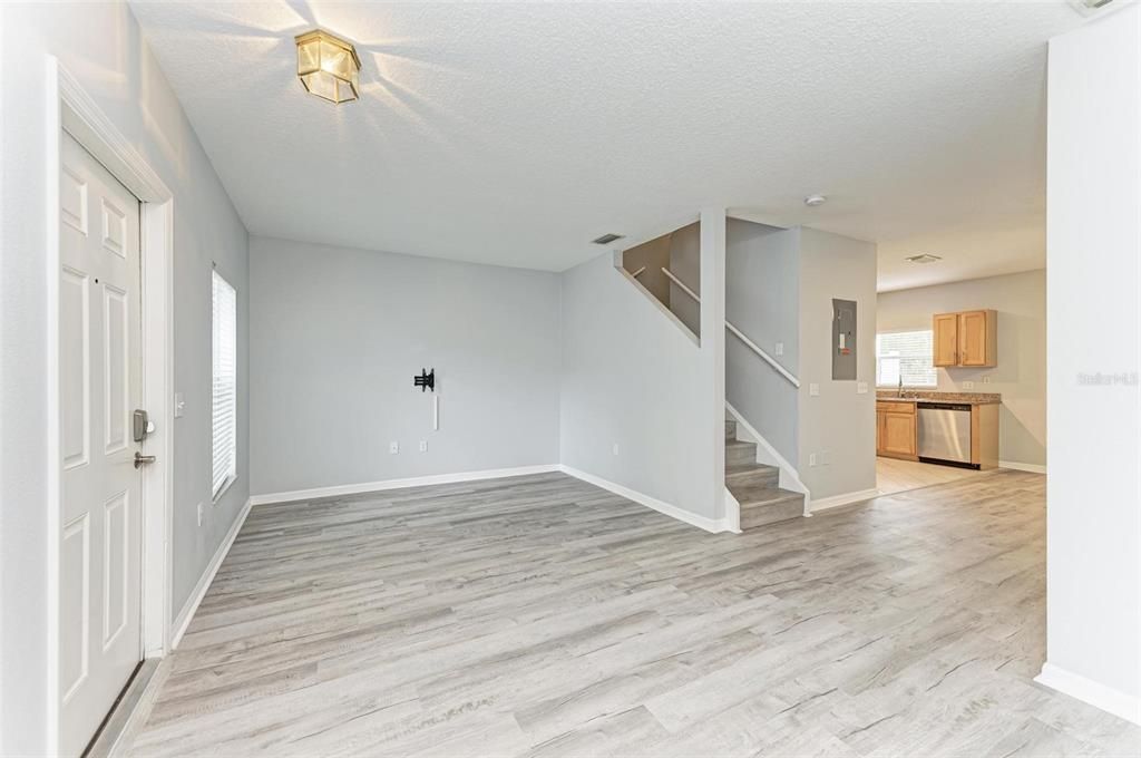For Rent: $2,250 (3 beds, 2 baths, 1276 Square Feet)