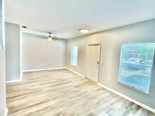 For Rent: $2,250 (3 beds, 2 baths, 1276 Square Feet)