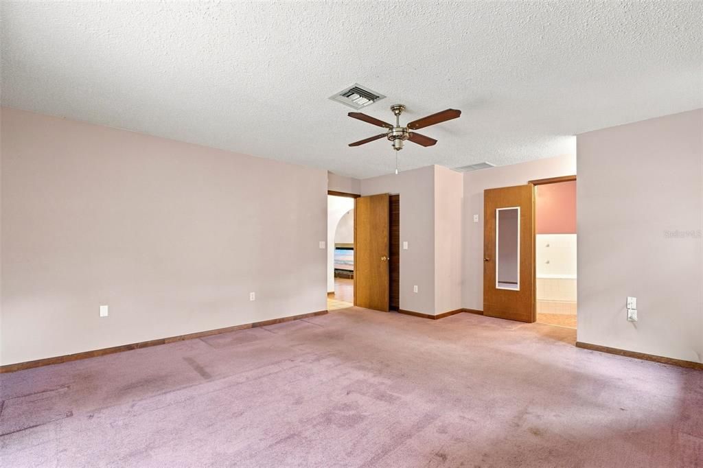 For Sale: $385,000 (3 beds, 3 baths, 1803 Square Feet)