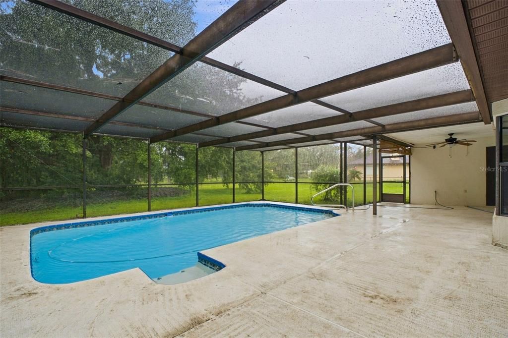 For Sale: $385,000 (3 beds, 3 baths, 1803 Square Feet)