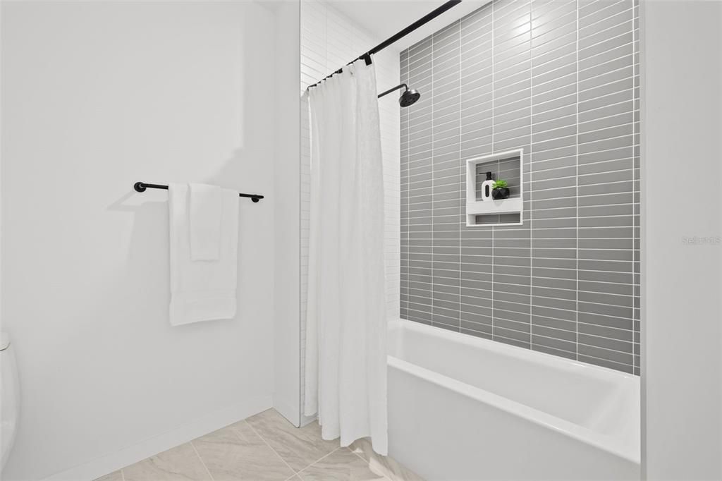 : $1,499,000 (2 camas, 2 baños, 2297 Pies cuadrados)
