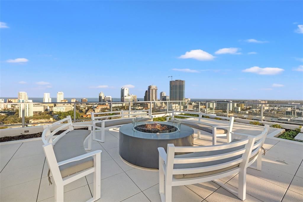 : $1,499,000 (2 camas, 2 baños, 2297 Pies cuadrados)