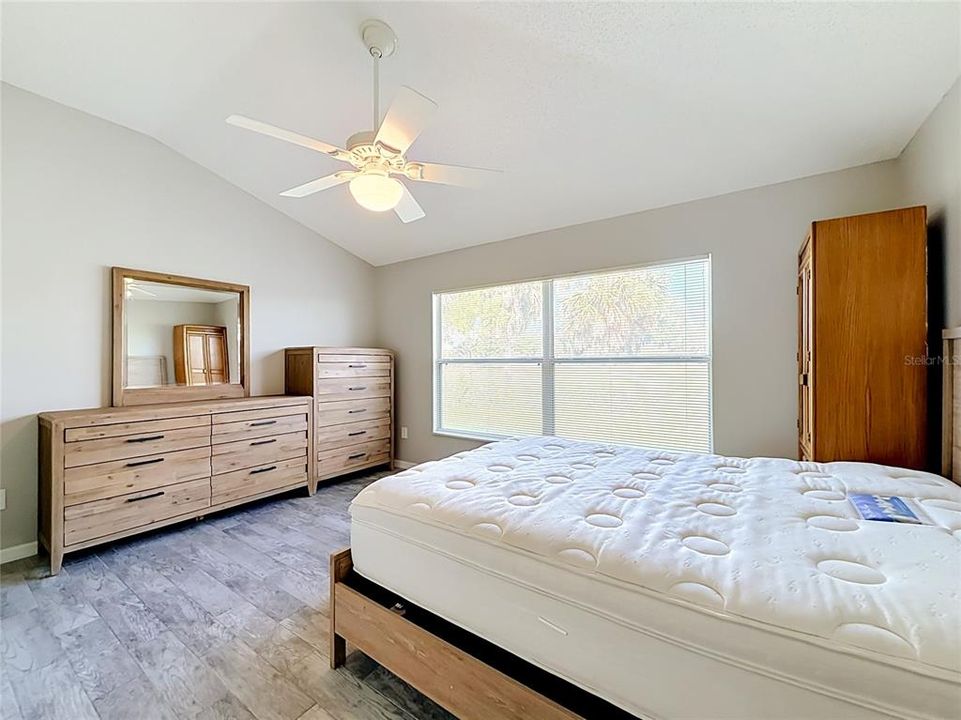 Activo con contrato: $399,900 (3 camas, 2 baños, 1612 Pies cuadrados)