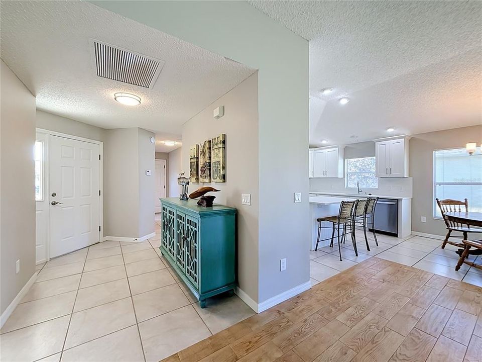 Activo con contrato: $399,900 (3 camas, 2 baños, 1612 Pies cuadrados)