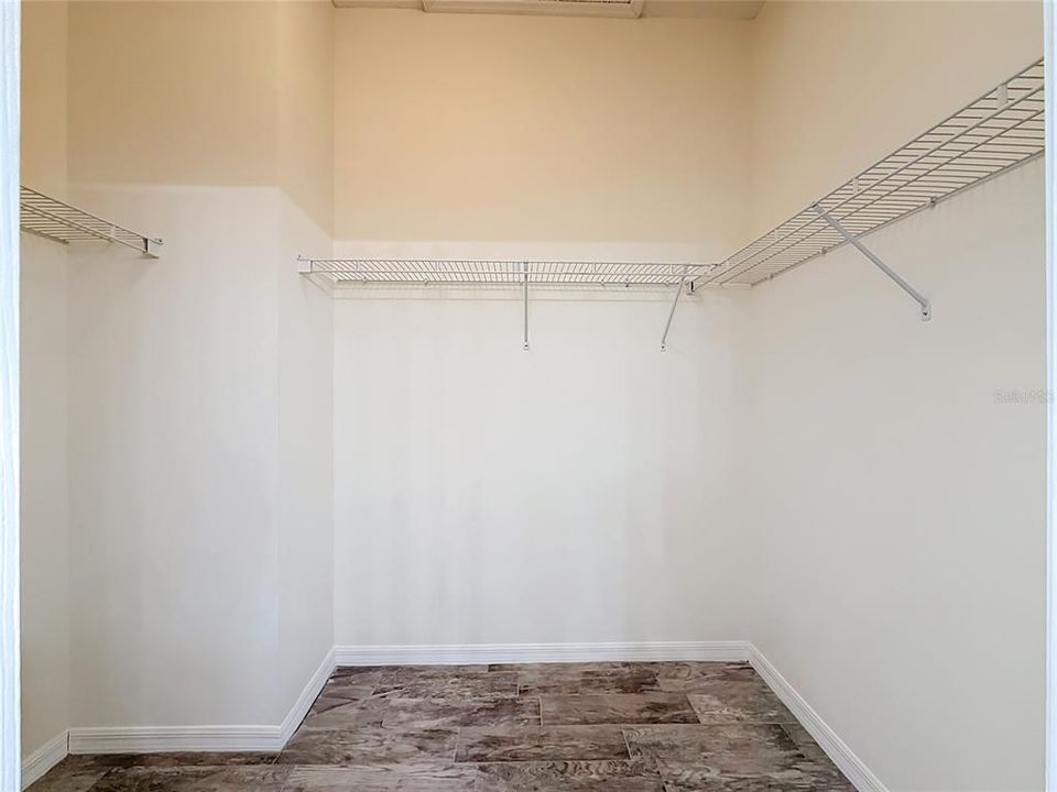 Activo con contrato: $399,900 (3 camas, 2 baños, 1612 Pies cuadrados)