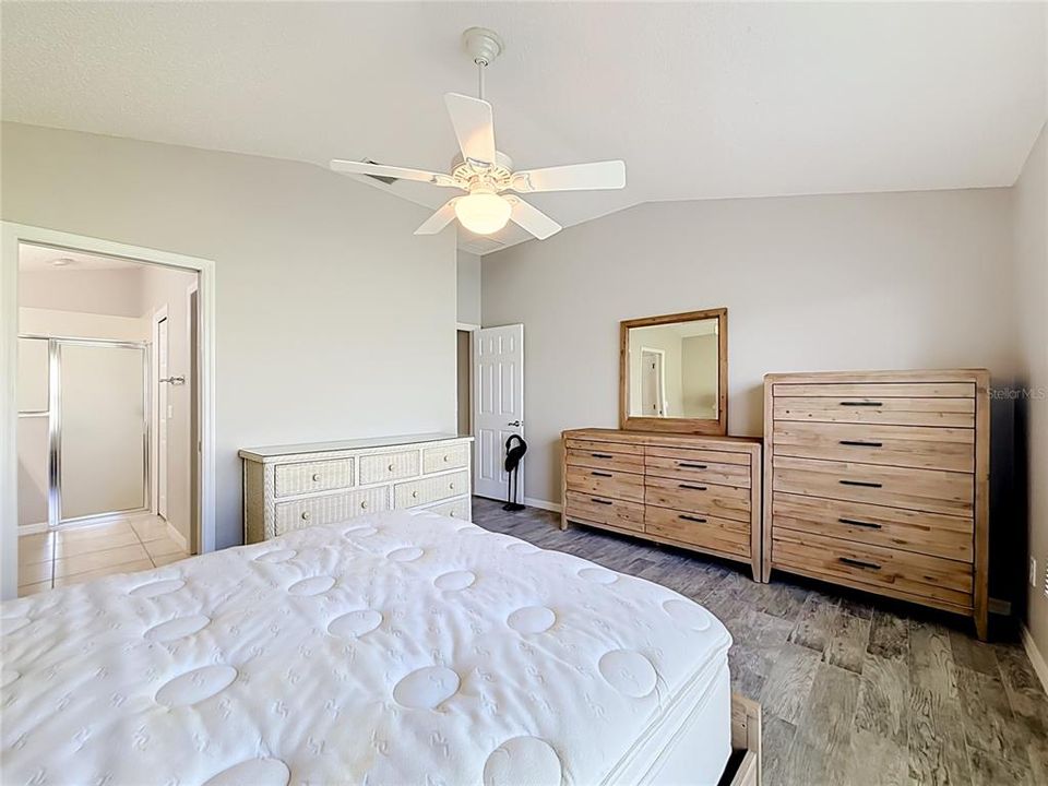 Activo con contrato: $399,900 (3 camas, 2 baños, 1612 Pies cuadrados)
