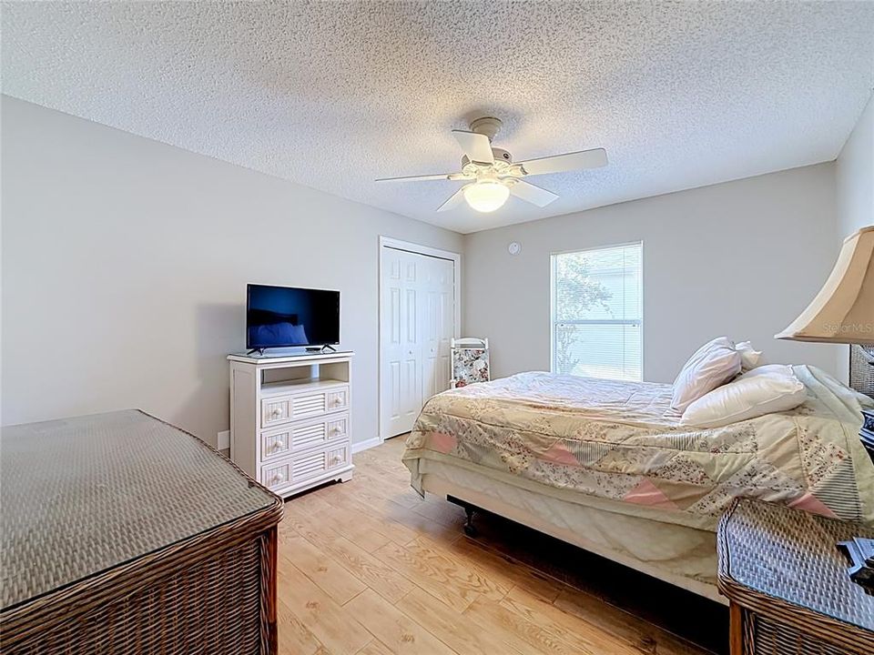 Activo con contrato: $399,900 (3 camas, 2 baños, 1612 Pies cuadrados)