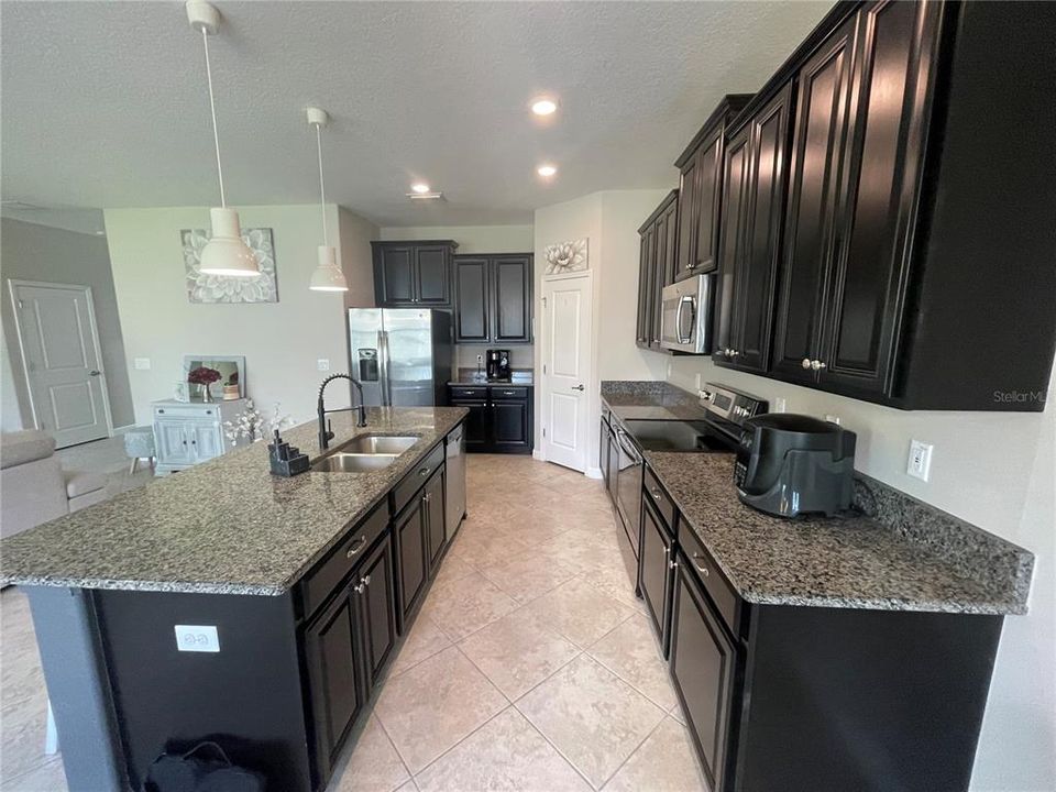В аренду: $2,995 (4 спален, 2 ванн, 2334 Квадратных фут)