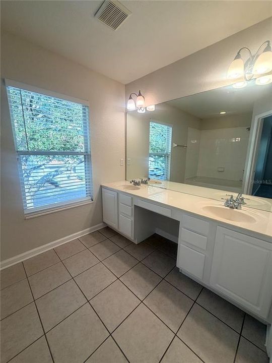 For Rent: $2,499 (3 beds, 2 baths, 1668 Square Feet)