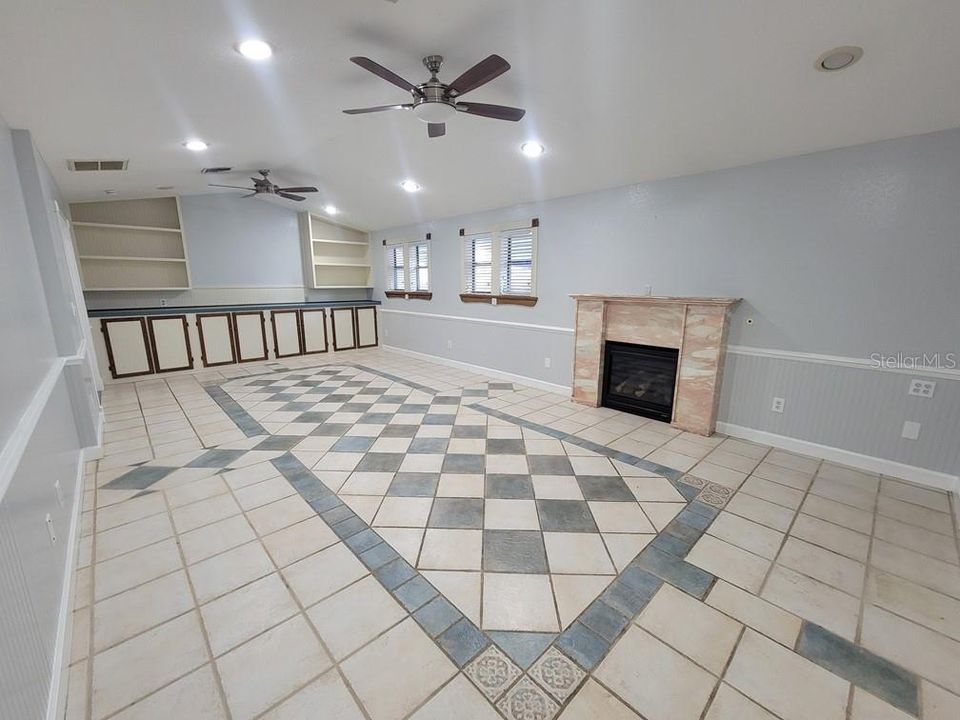 En Venta: $285,000 (4 camas, 3 baños, 2228 Pies cuadrados)