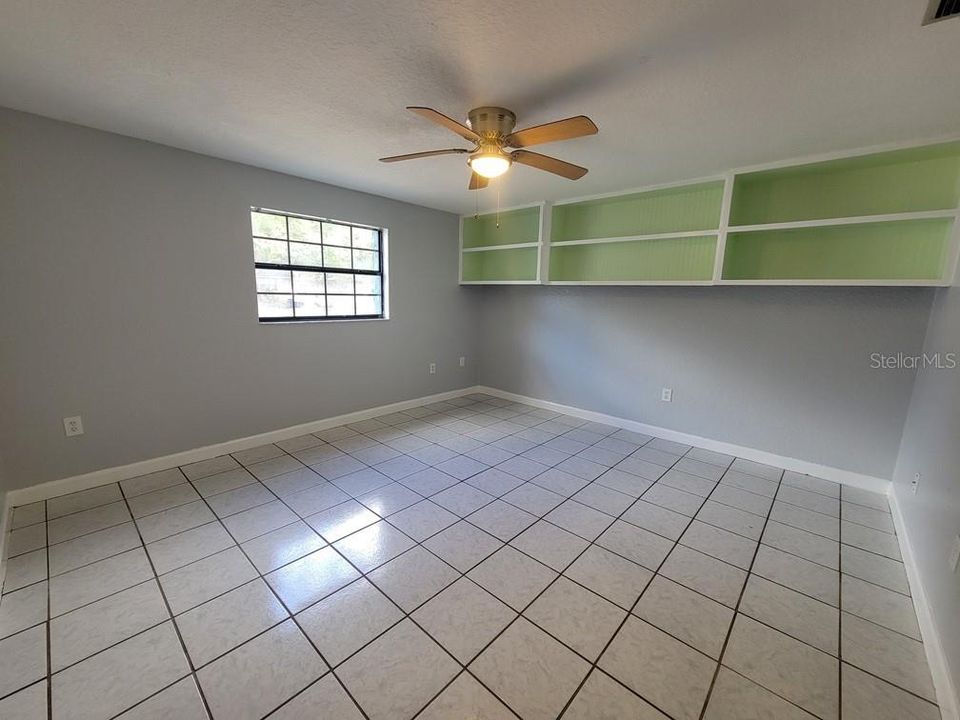 En Venta: $285,000 (4 camas, 3 baños, 2228 Pies cuadrados)