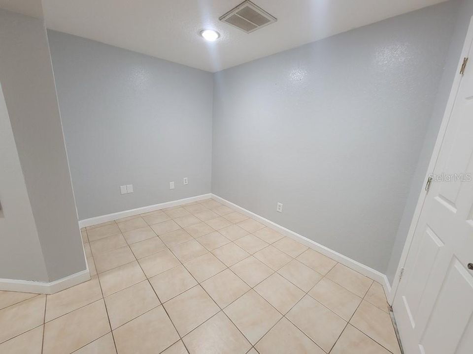 En Venta: $285,000 (4 camas, 3 baños, 2228 Pies cuadrados)