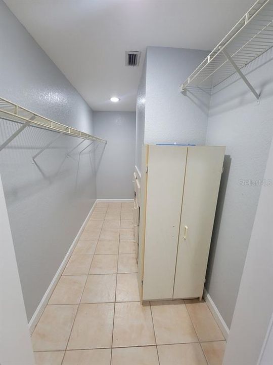 En Venta: $285,000 (4 camas, 3 baños, 2228 Pies cuadrados)