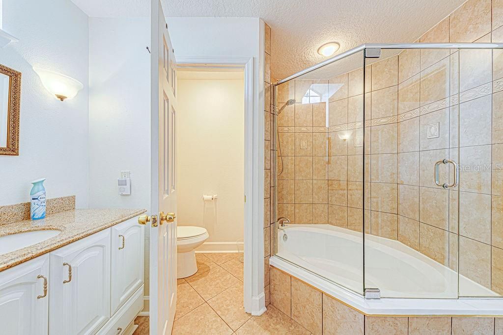 На продажу: $309,900 (2 спален, 2 ванн, 1154 Квадратных фут)