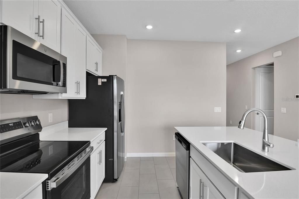 В аренду: $1,990 (3 спален, 2 ванн, 1434 Квадратных фут)
