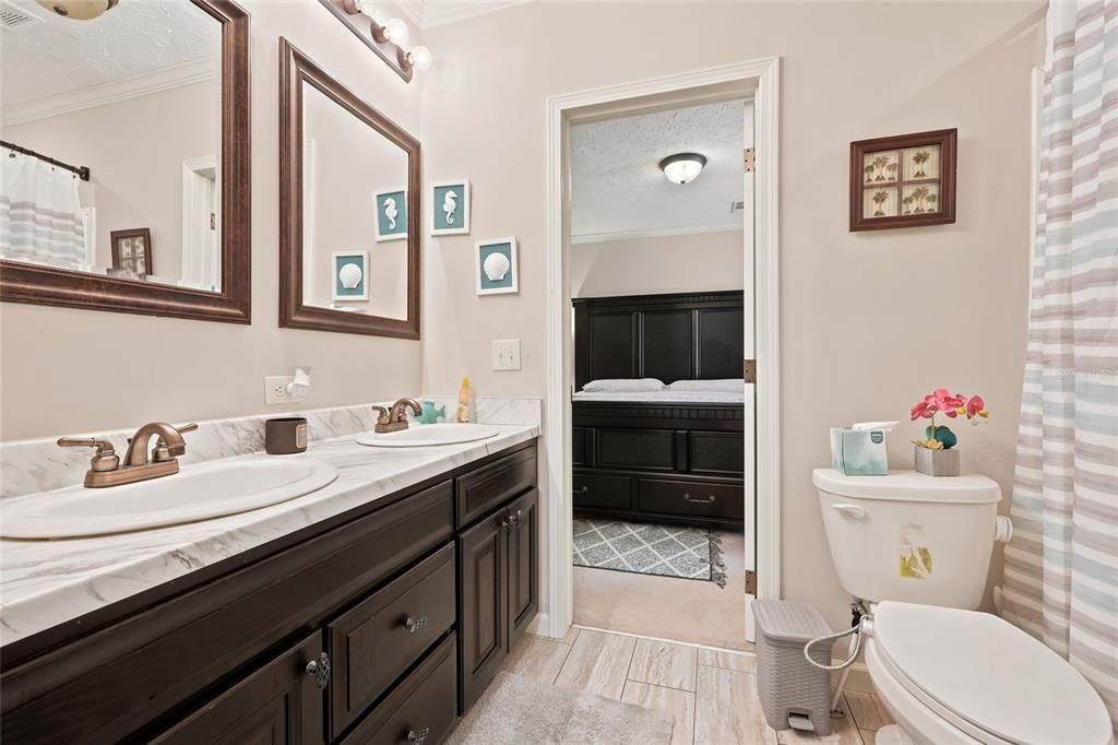 For Sale: $380,000 (4 beds, 3 baths, 2596 Square Feet)