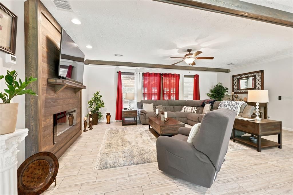 For Sale: $380,000 (4 beds, 3 baths, 2596 Square Feet)