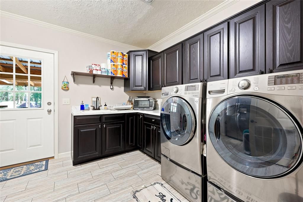 For Sale: $380,000 (4 beds, 3 baths, 2596 Square Feet)
