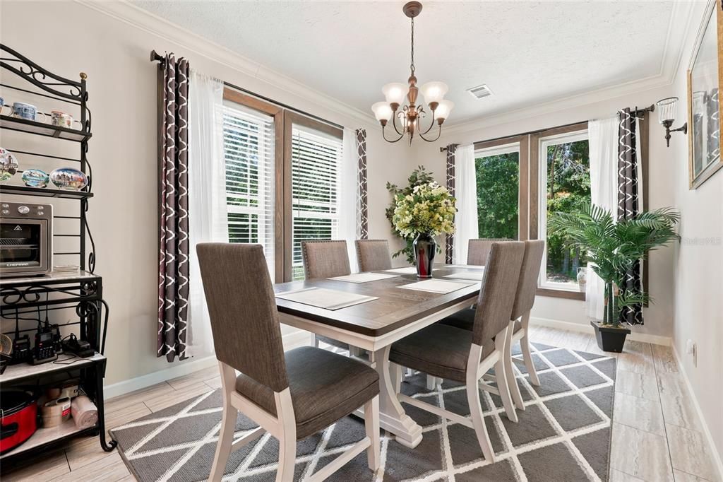 For Sale: $380,000 (4 beds, 3 baths, 2596 Square Feet)