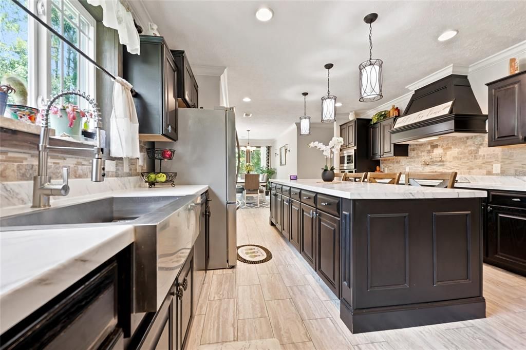 For Sale: $380,000 (4 beds, 3 baths, 2596 Square Feet)