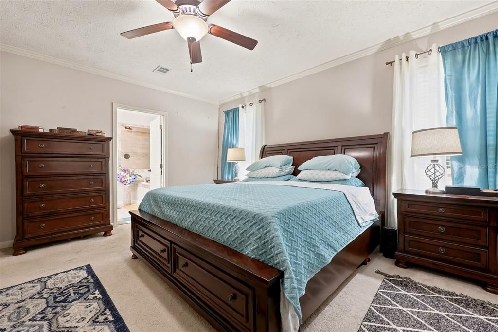For Sale: $380,000 (4 beds, 3 baths, 2596 Square Feet)