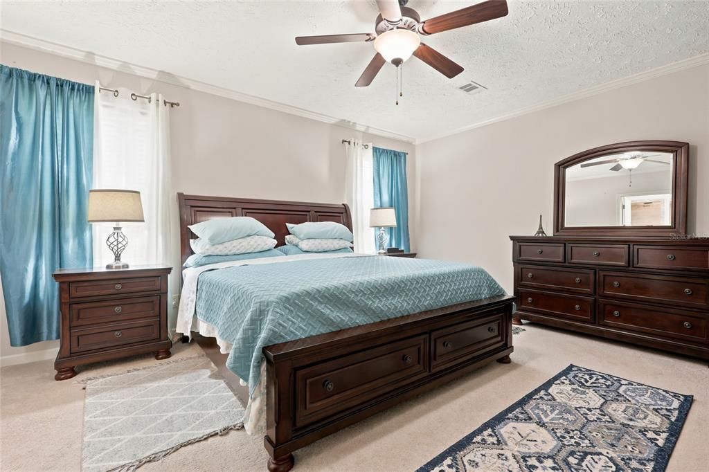 For Sale: $380,000 (4 beds, 3 baths, 2596 Square Feet)