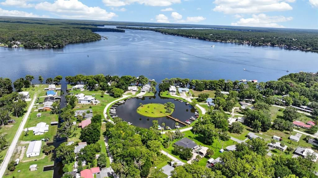 На продажу: $230,000 (3 спален, 1 ванн, 956 Квадратных фут)