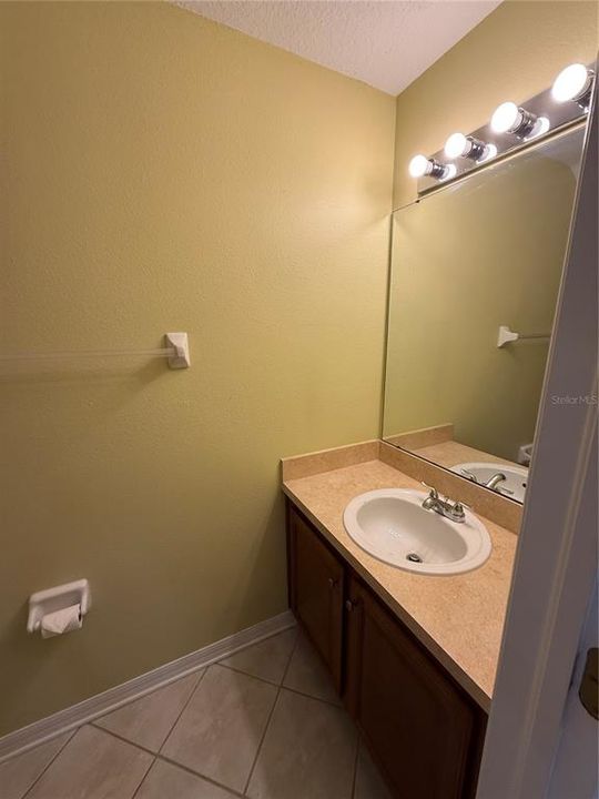 В аренду: $1,600 (2 спален, 2 ванн, 1335 Квадратных фут)